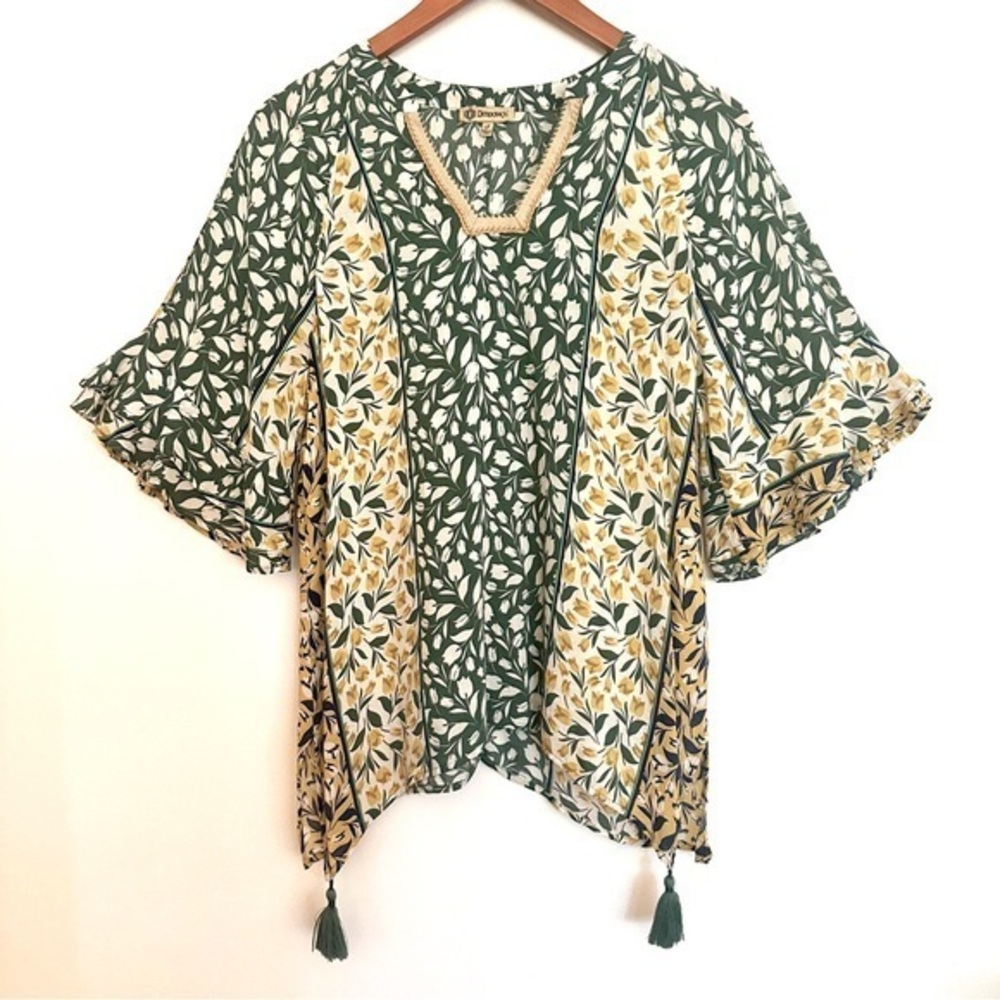 Democracy Floral Short Sleeve Split Hem Top Size Small